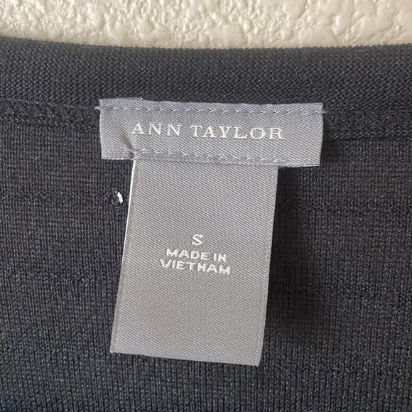 Ann Taylor Sequined Button Front Cardigan Sweater W’s S Black Classic Office Top - Picture 2 of 9